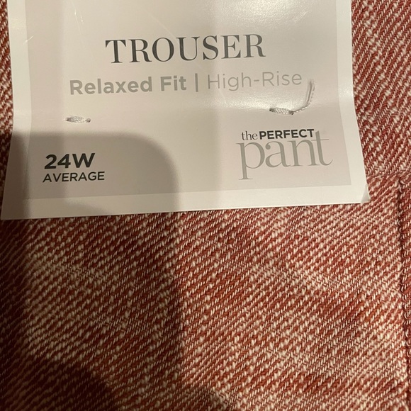 NWT Christopher & Banks 24W Relax Fit Hi Rise Pant - Picture 3 of 5